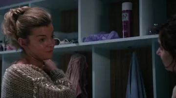 The Aqua Net hairspray from Debbie Eagan (Betty Gilpin) in Glow-S01E01
