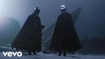 La réplique du casque de Guy-Manuel de Homem-Christo des Daft Punk dans le clip I Feel It Coming de The Weeknd