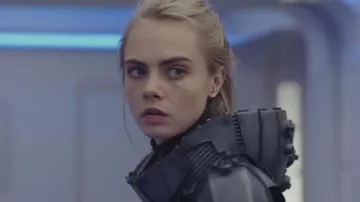 Les boucles d'oreilles Vanrycke Paris de Laureline (Cara Delevingne) dans Valérian et la Cité des mille planètes