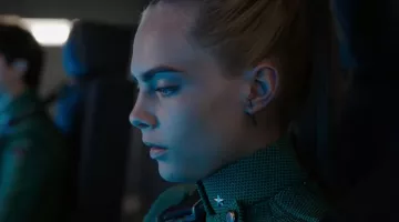 La boucle d'oreille Masaï Vanrycke Paris de Laureline (Cara Delevingne) dans Valérian et la Cité des mille planètes
