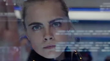 Les boucles d'oreilles Masaï Vanrycke Paris de Laureline (Cara Delevingne) dans Valerian et la Cité des Mille planètes