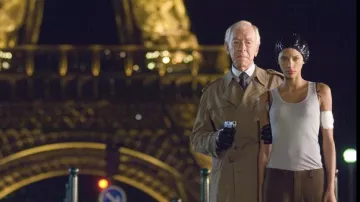 La Tour Eiffel dans le film Rush Hours 3 (Max von Sydow et Noémie Lenoir)