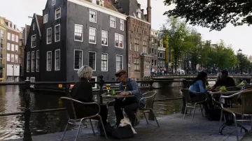Le Café Aen't Water à Amsterdam dans Sense8 S02E02