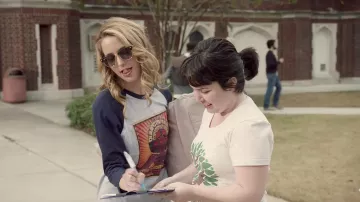 Sunglasses Ray-Ban Clubmaster Tree Gelbman (Jessica Rothe) in Happy Death Day