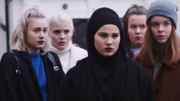 The backpack Noora Amalie Sætre (Josefine Frida Pettersen) in Skam