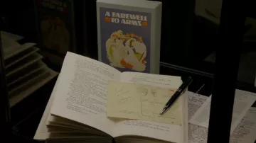 The book of Ernest Hemingway in French a farewell to arms in Younger S04E01