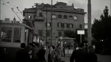 The bus stop Sempione at Corso Sempione and Via Gargano to Rome in The thief to the bicycle