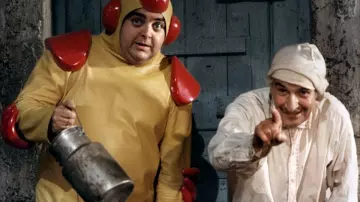 The nightcap of the glaude "Louis De Funes" in the movie the cabbage soup