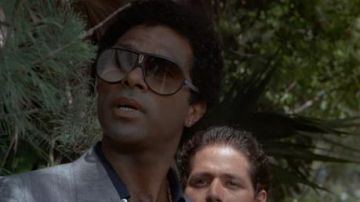 Sunglasses Carrera de Ricardo Tubbs / Rico (Philip Michael Thomas) in the Two cops in Miami