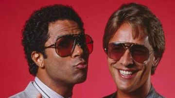 The sun glasses Alpina TR4 of James Crockett / Sonny (Don Johnson) in Two cops in Miami