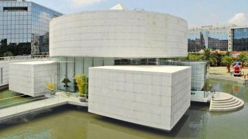 Le Musée des Arts Asiatiques à Nice dans Riviera S01E07