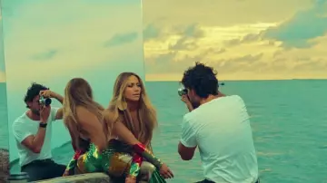 The sequined dress Tom Ford Jennifer Lopez in Ni Tú Ni Yo ft. Gente de Zona