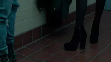 Les bottines en velours de Samantha Kingston (Zoey Deutch) dans Le dernier jour de ma vie