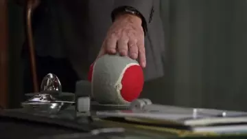 The tennis ball oversized Dr. House (Hugh Laurie) in House md S06E05