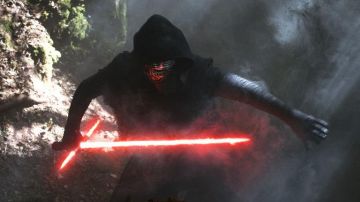 La tunique de Kylo Ren (Adam Driver) dans Star Wars VII : Le rével de la Force