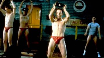 Le slip rouge de Guy (Hugo Speer) dans The Full Monty