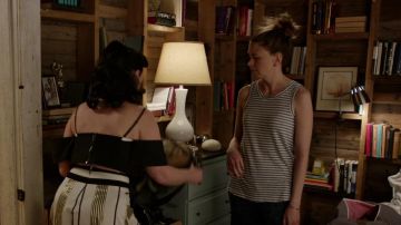 Le top à rayures de Liza Miller (Sutton Foster) dans Younger S04E03