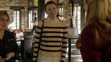 Suéter a rayas de Liza Miller (Sutton Foster) en Younger S04E03