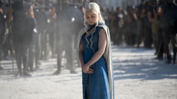 The replica of the blue costume of Daenerys (Emilia Clarke) in Game of Thrones
