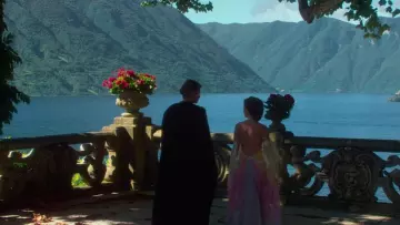 La robe du lac de Padme Amidala (Natalie Portman) dans Star Wars II : L'attaque des clones