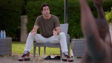 Les sneakers Nike Air Jor­dan 5 re­tro camo x Su­preme de Tom Garity dans Ballers