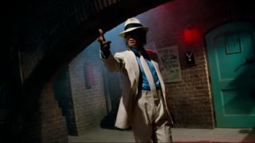 Corbata blanca de Michael Jackson en la pista Smooth Criminal en Moonwalker