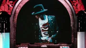 Le t-shirt porté par Michael Jackson pour Billie Jean dans Moonwlker (Rétrospective)