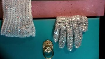 Le gant de Michael Jackson dans Moonwalker (Rétrospective)