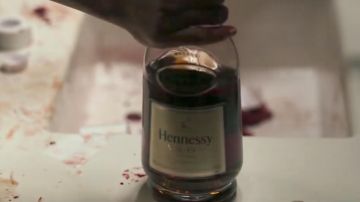 La bouteille de cognac Hennessy V.S.O.P. de Mary (Taraji P. Henson) dans Proud Mary