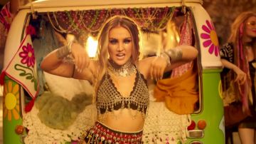 The triangle mesh of Perrie Edwards in the clip Power of Little mix