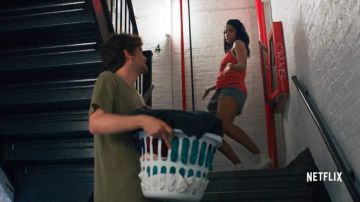 Zapatillas converses blancas de Jessica James (Jessica Williams) en The Incredible Jessica James
