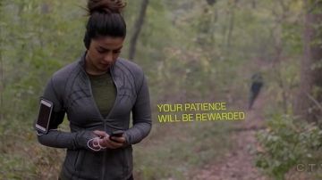 La veste de Alex Parrish (Priyanka Chopra) dans Quantico S02E10