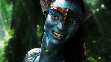 The necklace Neytiri (Zoe Saldana) in Avatar