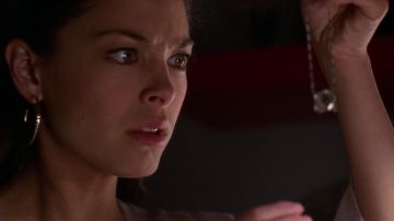 Collar de kriptonita de Lana Lang (Kristin Kreuk) en Smallville