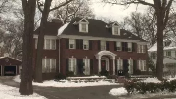 The house of the family McCallister in Mom I missed the plane