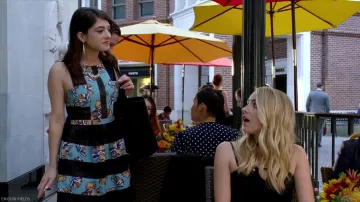 La robe BCBGMAXAZRIA d'Alexis Glenn (Niki Koss) dans Famous In Love S01E10