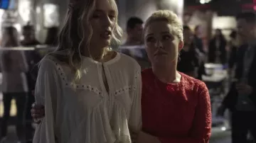 The white coat of Maddie Conrad in Nashville S05E19
