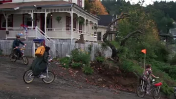 Shoes Nike Sky Force Hi Data / Richard Wang (Jonathan Ke Quan) in The Goonies