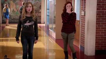 Jeans zip de Tessa Altman (Jane Levy) en Suburgatry S03E08