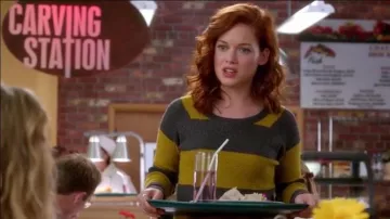 Suéter a rayas de Tessa Altam (Jane Levy) en Suburgatory S03E06