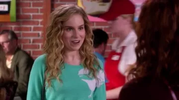 Le pull à motif oiseaux de Lisa Shay (Allie Grant) dans Suburgatory S03E04