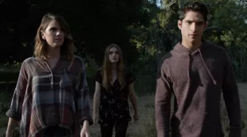 The combi-shorts Lydia Martin (Holland Roden) in Teen Wolf S06E08