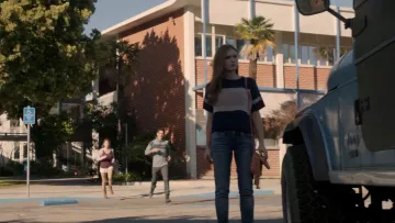 The bag of Lydia Martin (Holland Roden) in Teen Wolf S06E05