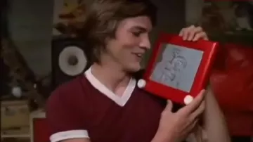 L'ardoise magique de Kelso (Ashton Kutcher) dans That 70's show S03E01