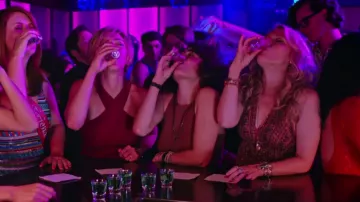 La robe maxi de Pippa (Kate McKinnon) dans #Pire soirée