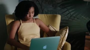The Apple MacBook Air laptop for Maddy Whittier (Amandla Stenberg) in Everything, Everything