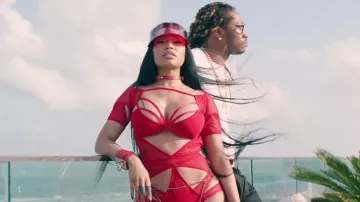 Visera roja Courreges de Nicki Minaj en el video musical You Da Baddest de Future
