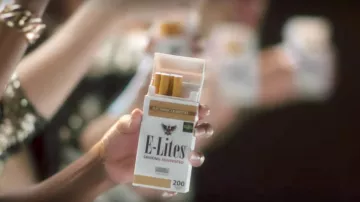 The electronic cigarettes E-Lites in the clip, Hard Out Here Lily Allen