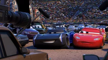 La réplica del coche Jackson Storm (a control remoto) en Cars 3