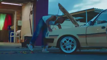 Sneakers Converse Chuck Taylor in the movie clip I love you of Vianney